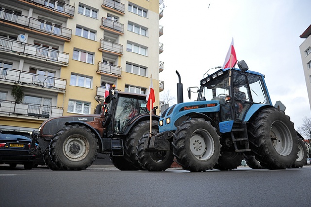 Fot. Łukasz Szełemej [Radio Szczecin] Rolnicy rozszerzą protest? Chcą blokować "krajówki" [WIDEO, ZDJĘCIA]