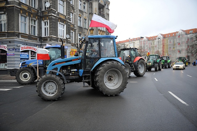 Fot. Łukasz Szełemej [Radio Szczecin] Rolnicy rozszerzą protest? Chcą blokować "krajówki" [WIDEO, ZDJĘCIA]