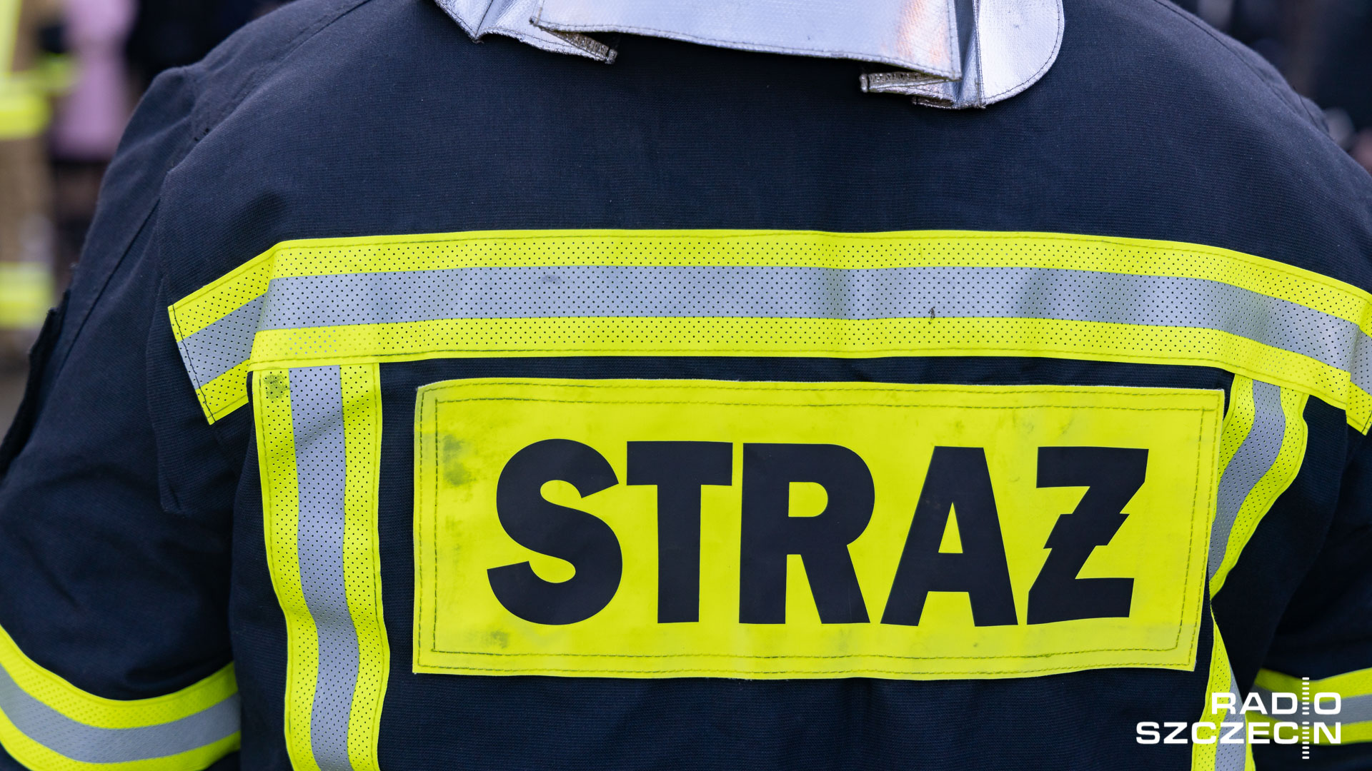 Dziewięć zastępów państwowej i ochotniczej straży pożarnej gasi pożar wysypiska śmieci w miejscowości Mirowo w powiecie Kołobrzeskim.