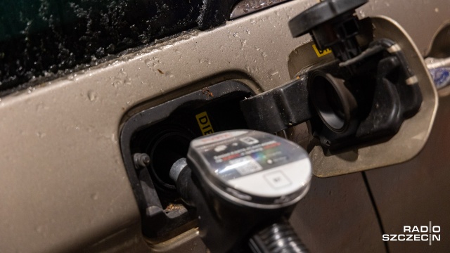Kierowcy będą musieli głębiej sięgnąć do kieszeni. Przed świętami możliwe są dalsze podwyżki cen paliw na stacjach.